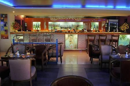 Breeze Hotel チェンナイ エクステリア 写真